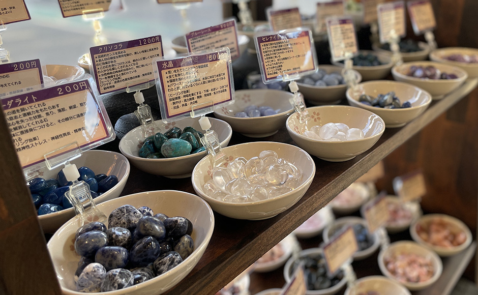 天然石の原石やパワーストーンの販売